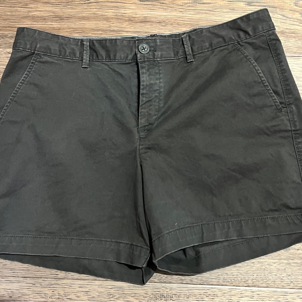 Eddie Bauer Women's Khaki Green Shorts